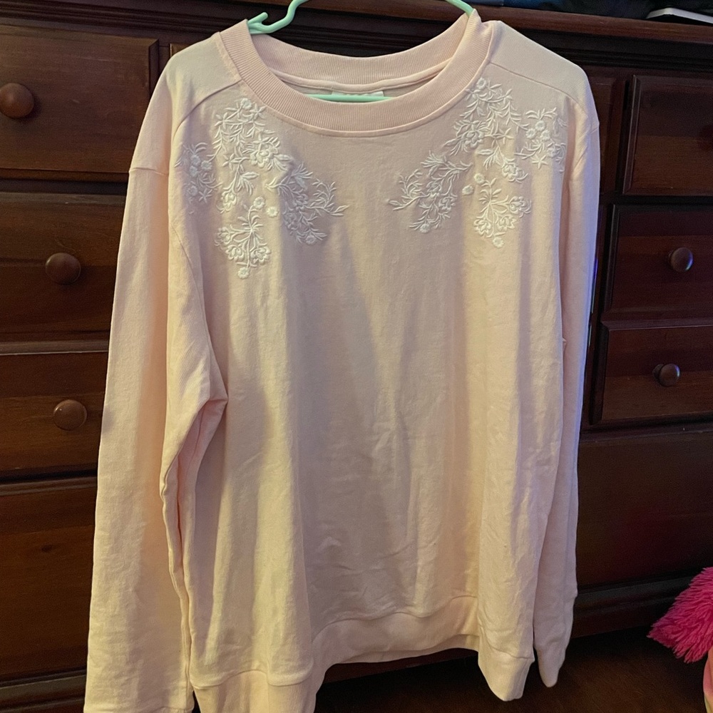 Detailed light pink crewneck